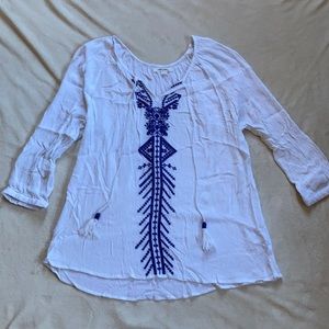 💟5/$25 Ultra Pink blue and white size L boho top